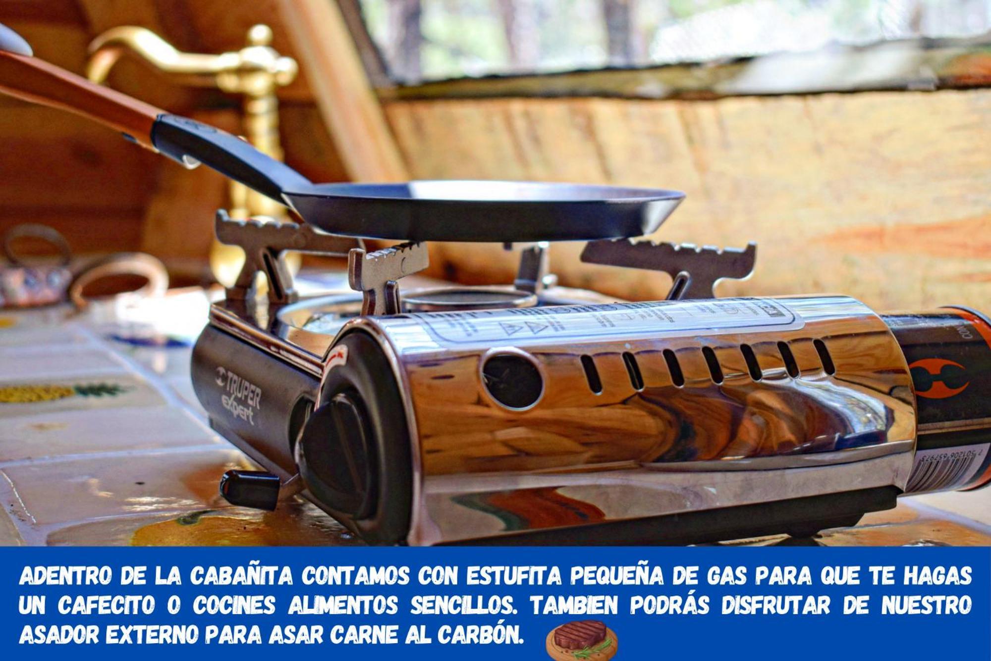 Pequena Magica Con Chimenea Interior Campsite